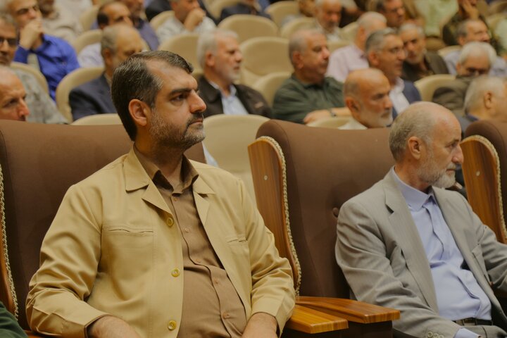 آیین رونمایی از آثار هنری کنگره ملی شهدای استان قم