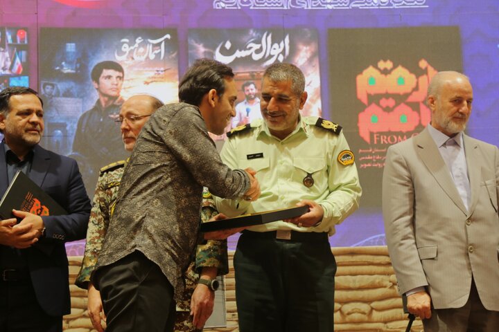 آیین رونمایی از آثار هنری کنگره ملی شهدای استان قم