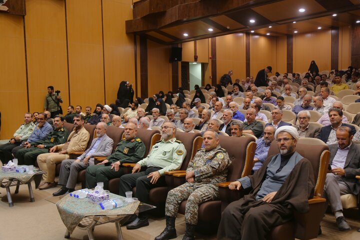 آیین رونمایی از آثار هنری کنگره ملی شهدای استان قم