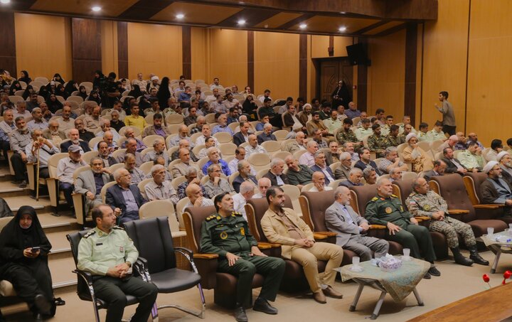 آیین رونمایی از آثار هنری کنگره ملی شهدای استان قم