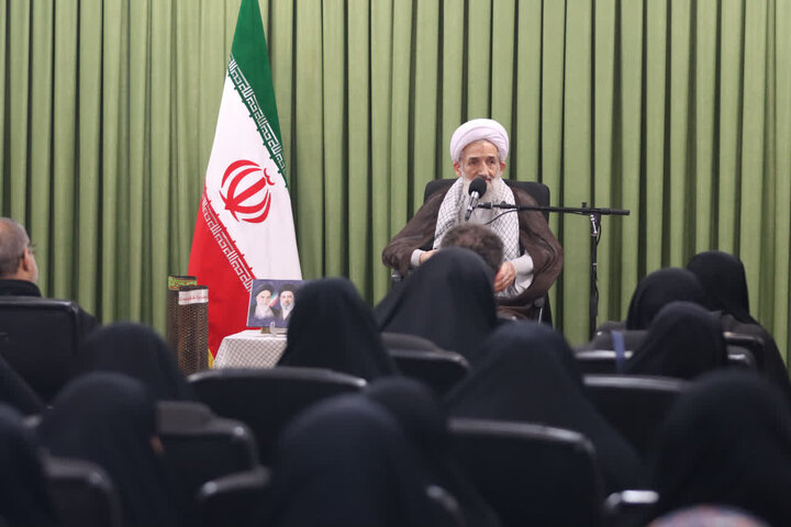 تصاویر/ دیدار جمعی از مادران و همسران شهدا با نماینده ولی‌فقیه در استان مازندران