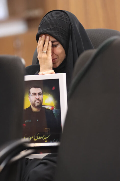 تصاویر/ دیدار جمعی از مادران و همسران شهدا با نماینده ولی‌فقیه مازندران به‌مناسبت هفته دفاع مقدس