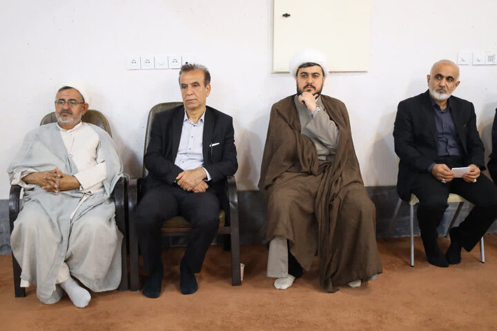 تصاویر/ دیدار جمعی از مادران و همسران شهدا با نماینده ولی‌فقیه مازندران به‌مناسبت هفته دفاع مقدس