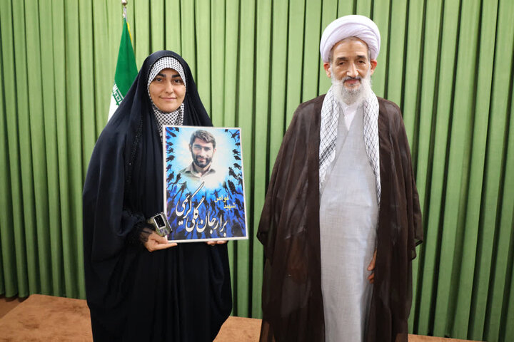 تصاویر/ دیدار جمعی از مادران و همسران شهدا با نماینده ولی‌فقیه مازندران به‌مناسبت هفته دفاع مقدس