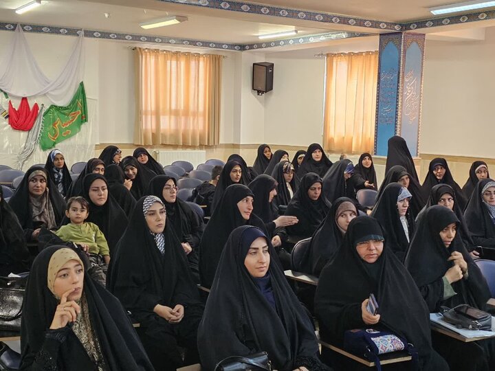 تصاویر/ آیین تکریم و معارفه مدیر مدرسه علمیه خواهران ریحانةالنبی (س) سنندج