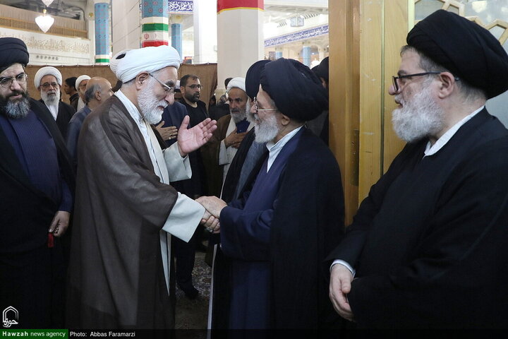 Photos/À Qom, les institutions du séminaire religieux rendent hommage au grand Ayatollah Shobeiri Zanjani