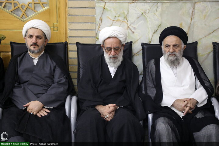 Photos/À Qom, les institutions du séminaire religieux rendent hommage au grand Ayatollah Shobeiri Zanjani