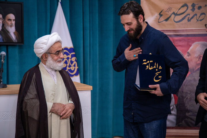 تصاویر/ مراسم بزرگداشت دومین سالگرد شهادت سید حسن نصرالله در مدرسه علمیه مروی