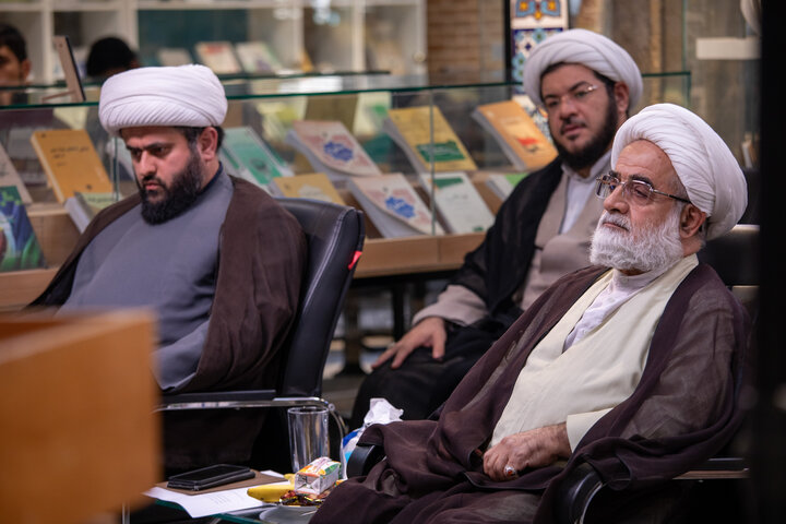 تصاویر/ مراسم بزرگداشت دومین سالگرد شهادت سید حسن نصرالله در مدرسه علمیه مروی