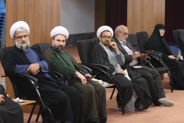 تصاویر/ برگزاری شورای قرآن، عترت و نماز آموزش و پرورش مازندران در دفتر نماینده ولی فقیه در استان