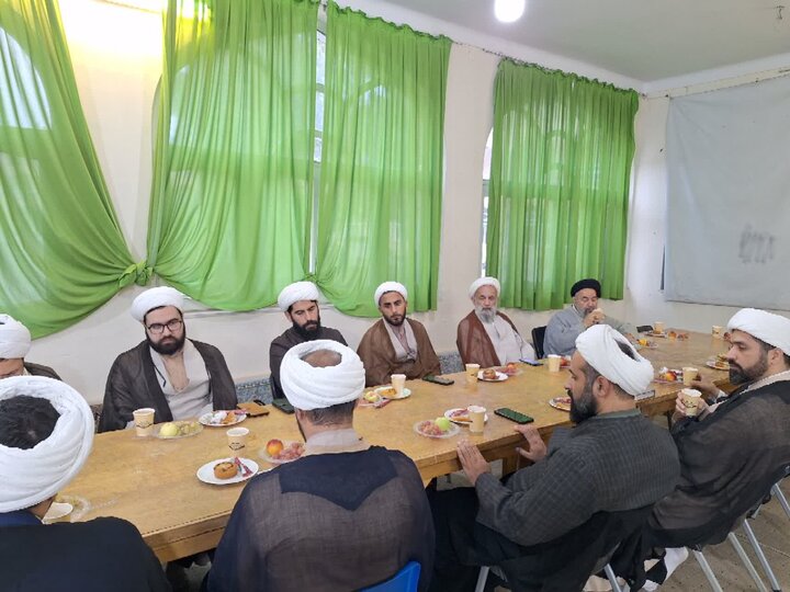 تصاویر/ جلسه هم اندیشی اساتید مدرسه علمیه خاتم الانبیا (ص) شهرستان بابل