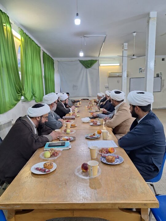 تصاویر/ جلسه هم اندیشی اساتید مدرسه علمیه خاتم الانبیا (ص) شهرستان بابل