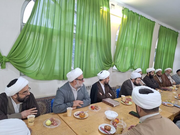 تصاویر/ جلسه هم اندیشی اساتید مدرسه علمیه خاتم الانبیا (ص) شهرستان بابل