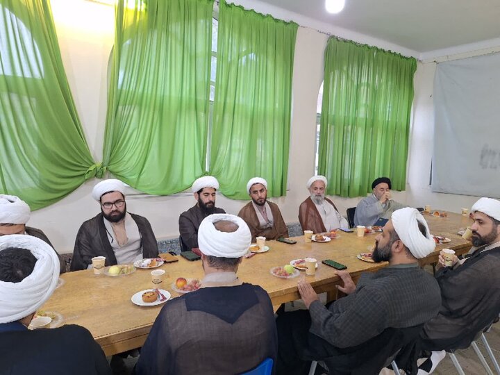 تصاویر/ جلسه هم اندیشی اساتید مدرسه علمیه خاتم الانبیا (ص) شهرستان بابل