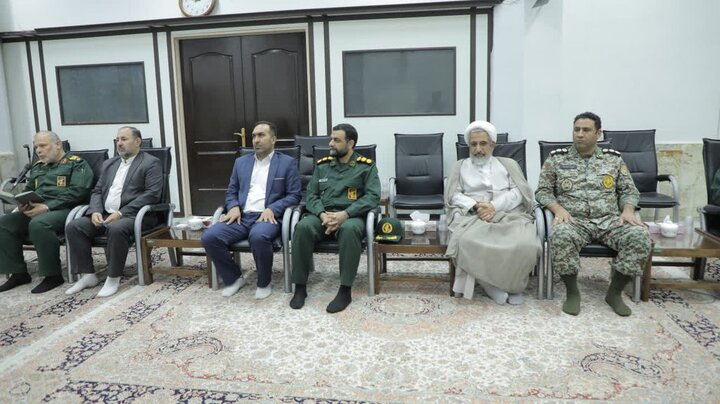 فرماندهان نظامی استان قم با آیت‌الله سعیدی دیدار کردند