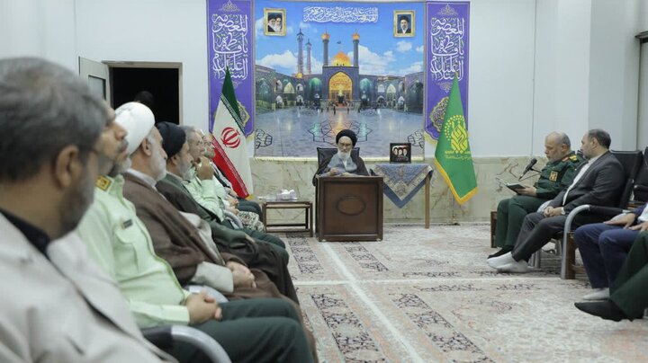 فرماندهان نظامی استان قم با آیت‌الله سعیدی دیدار کردند