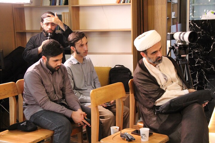 بررسی کتاب تکوین حزب الله