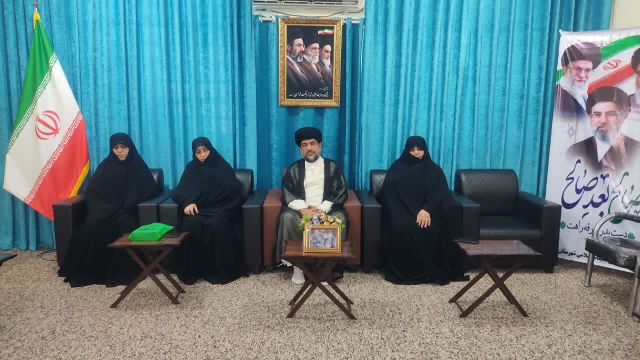 دیدار با امام جمعه گناوه به مناسبت هفته دفاع مقدس