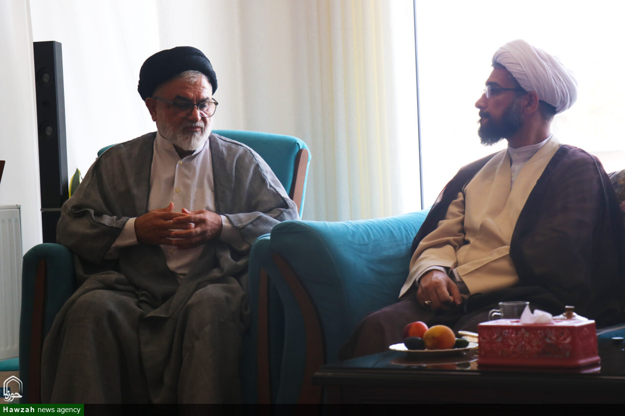 تصاویر / تجلیل از خانواده روحانی شهید پاسدار سید رضا بروگردی