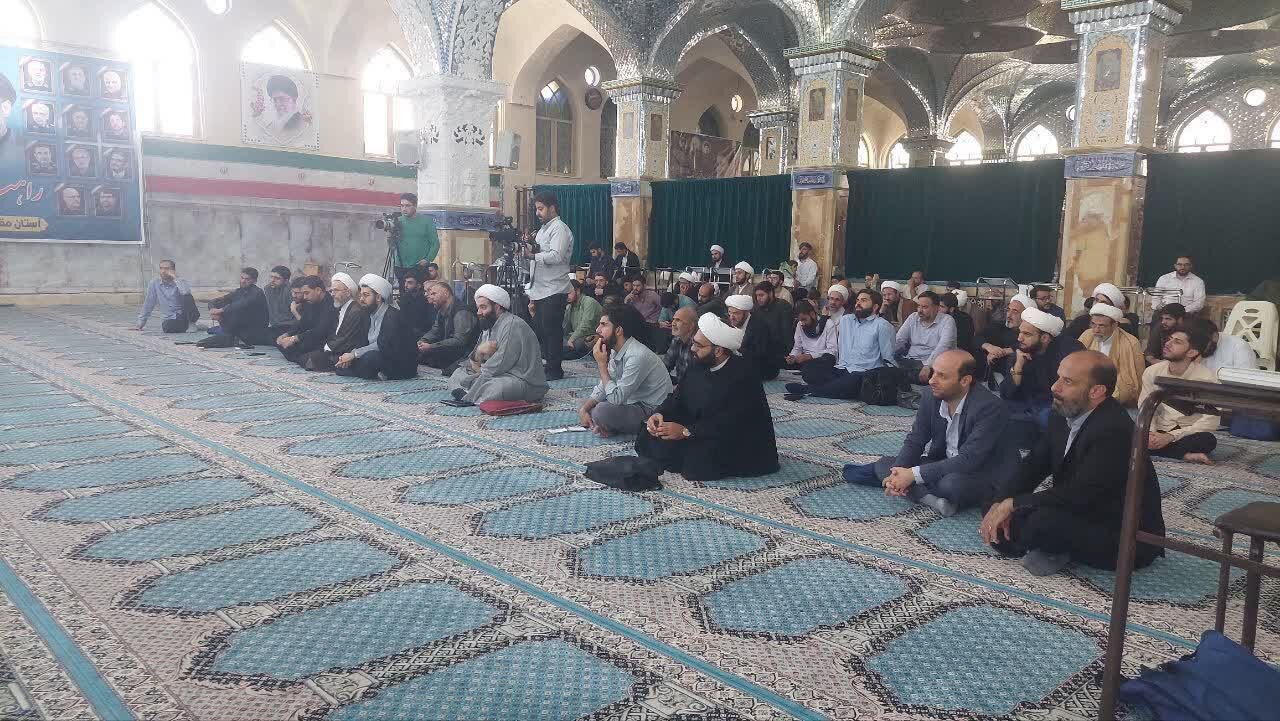 لزوم رعایت روش‌های اصیل حوزوی و اهتمام ویژه به نماز اول وقت