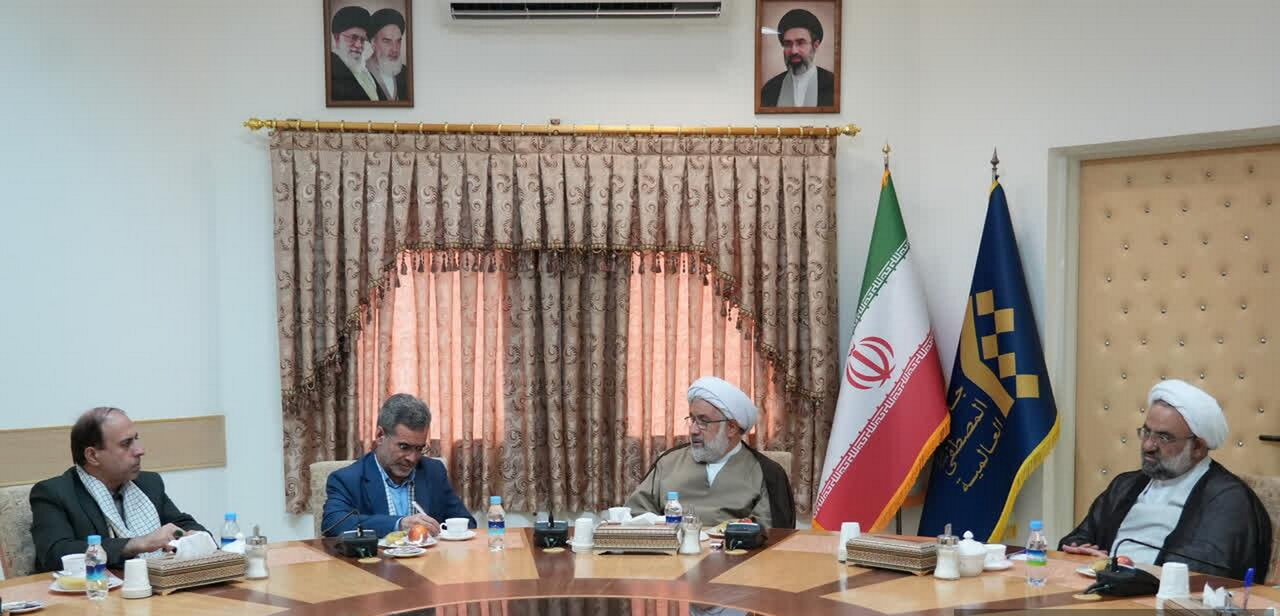 رؤسای پژوهشگاه مطالعات و آموزش و پرورش با رییس جامعه المصطفی دیدار کردند