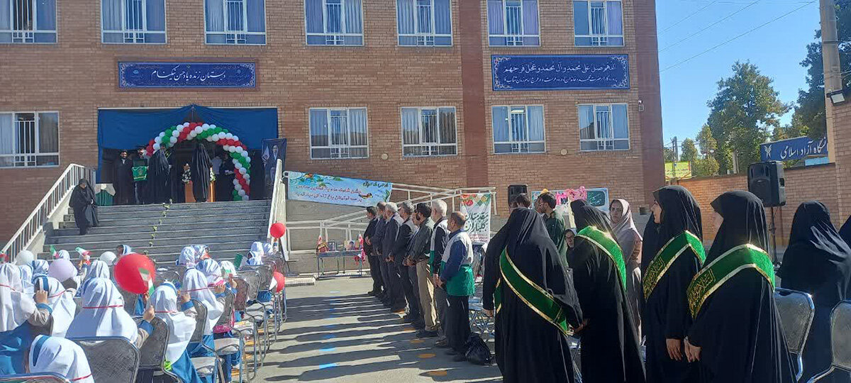 پرچم حرم کریمه اهل بیت(س) به مدارس نظرآباد البرز رفت