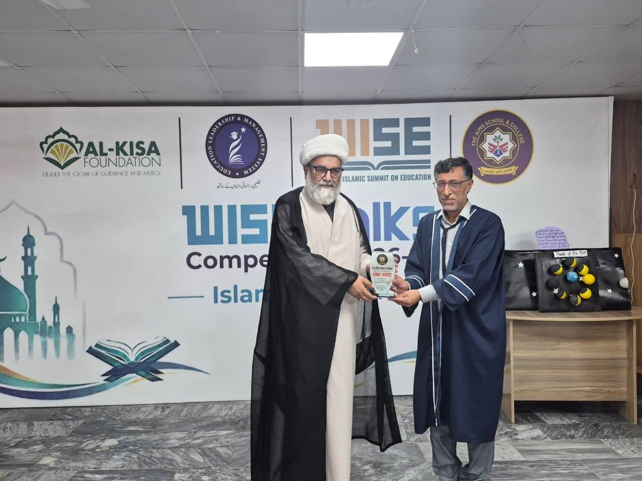 اسلام علم و آگہی کا دین ہے جو انسان کو کائنات میں غور و فکر اور تحقیق کی دعوت دیتا ہے، علامہ راجہ ناصر عباس جعفری