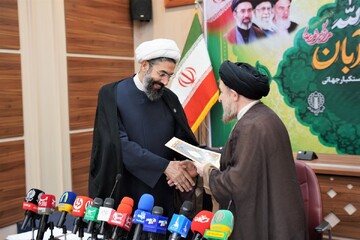 تصاویر/ نشست ستاد مرکزی بزرگداشت یوم الله ۱۳ آبان