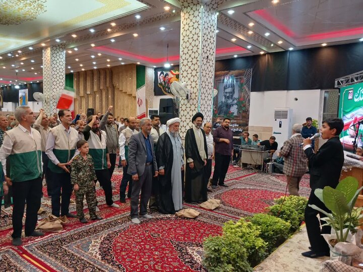 تصاویر/حضور نماینده ولی‌فقیه در منطقه کاشان در اجتماع شبانه مردم انقلابی کاشان