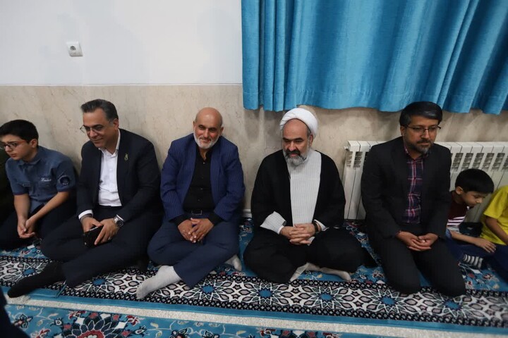 تصاویر/ برگزاری محفل انس با قرآن کریم با حضور نخبگان قرآنی در یزد