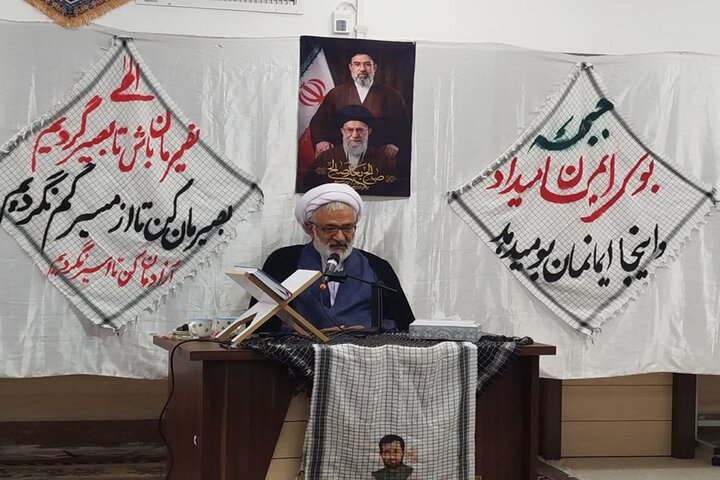 مطالعه و نوشتن به سبک زندگی علمی طلاب تبدیل شود