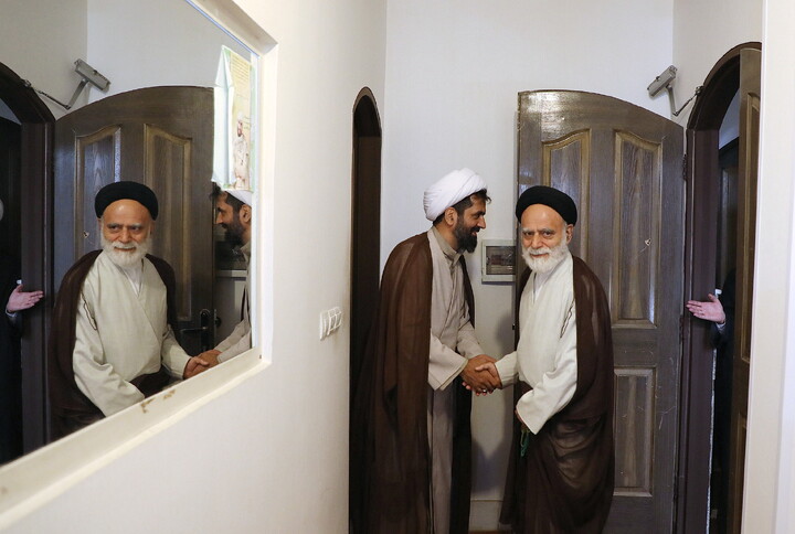 تصاویر/ بازدید دادستان ویژه روحانیت استان قم از مرکز رسانه و فضای مجازی حوزه‌های علمیه