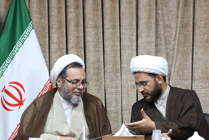 تصاویر/ بازدید دادستان ویژه روحانیت استان قم از مرکز رسانه و فضای مجازی حوزه‌های علمیه
