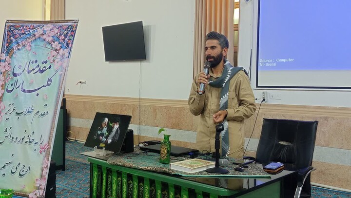 تصاویر/ ویژه‌برنامه هفته دفاع مقدس در مدرسه علمیه حضرت زینب(س) کرمان