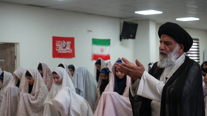حضور صمیمی امام جمعه اهواز در جمع دانش آموزان دبیرستانی