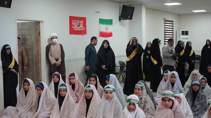 حضور صمیمی امام جمعه اهواز در جمع دانش آموزان دبیرستانی