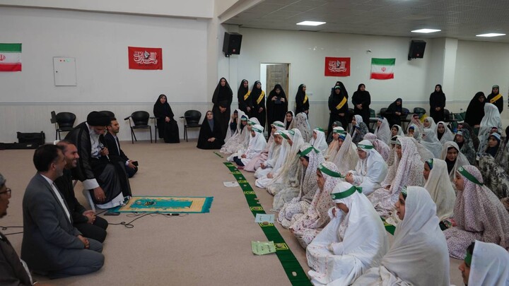 حضور صمیمی امام جمعه اهواز در جمع دانش آموزان دبیرستانی