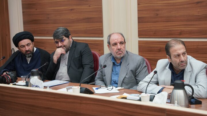 تصاویر/ نشست ستاد مرکزی بزرگداشت یوم الله ۱۳ آبان