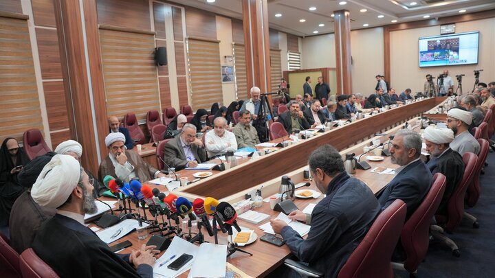 تصاویر/ نشست ستاد مرکزی بزرگداشت یوم الله ۱۳ آبان