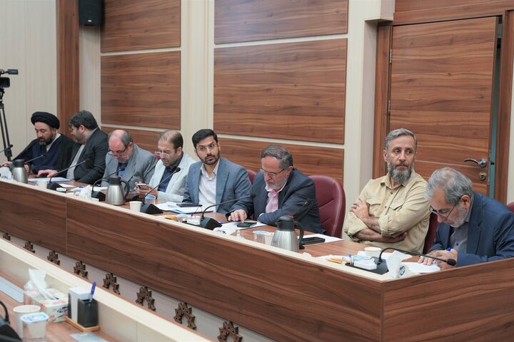تصاویر/ نشست ستاد مرکزی بزرگداشت یوم الله ۱۳ آبان