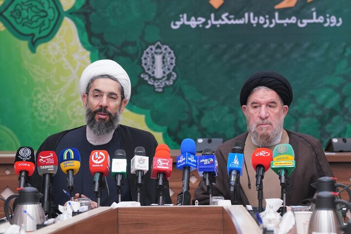 تصاویر/ نشست ستاد مرکزی بزرگداشت یوم الله ۱۳ آبان