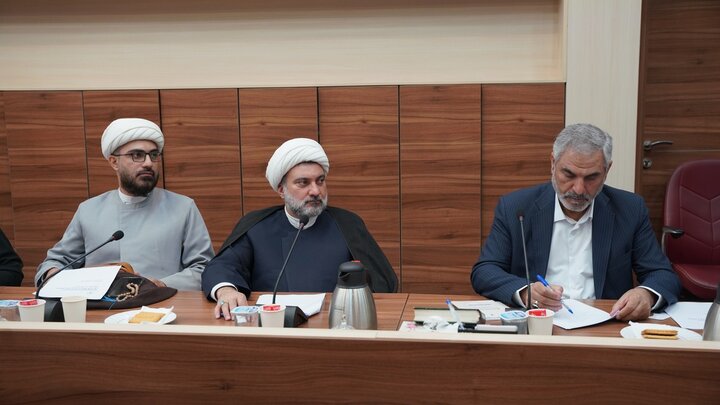 تصاویر/ نشست ستاد مرکزی بزرگداشت یوم الله ۱۳ آبان