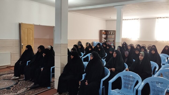 تصاویر/ مراسم آغاز سال تحصیلی در مدرسه علمیه ریحانه النبی رفسنجان