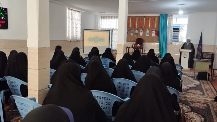 تصاویر/ مراسم آغاز سال تحصیلی در مدرسه علمیه ریحانه النبی رفسنجان