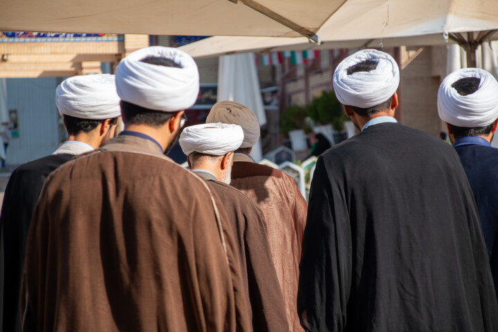 تصاویر/ تجدید میثاق مسئولین حوزه علمیه استان کرمان با آرمان های شهدا به مناسبت هفته دفاع مقدس