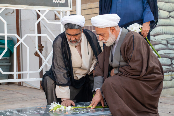 تصاویر/ تجدید میثاق مسئولین حوزه علمیه استان کرمان با آرمان های شهدا به مناسبت هفته دفاع مقدس