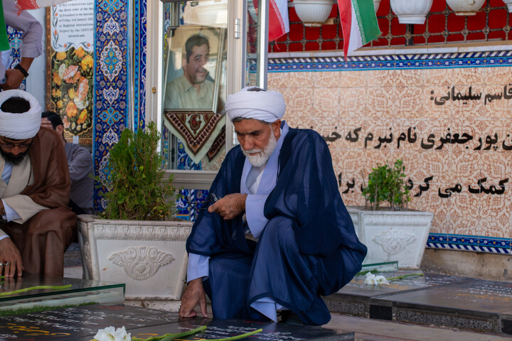 تصاویر/ تجدید میثاق مسئولین حوزه علمیه استان کرمان با آرمان های شهدا به مناسبت هفته دفاع مقدس