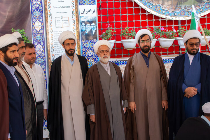 تصاویر/ تجدید میثاق مسئولین حوزه علمیه استان کرمان با آرمان های شهدا به مناسبت هفته دفاع مقدس