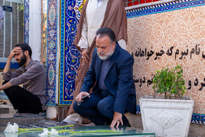 تصاویر/ تجدید میثاق مسئولین حوزه علمیه استان کرمان با آرمان های شهدا به مناسبت هفته دفاع مقدس