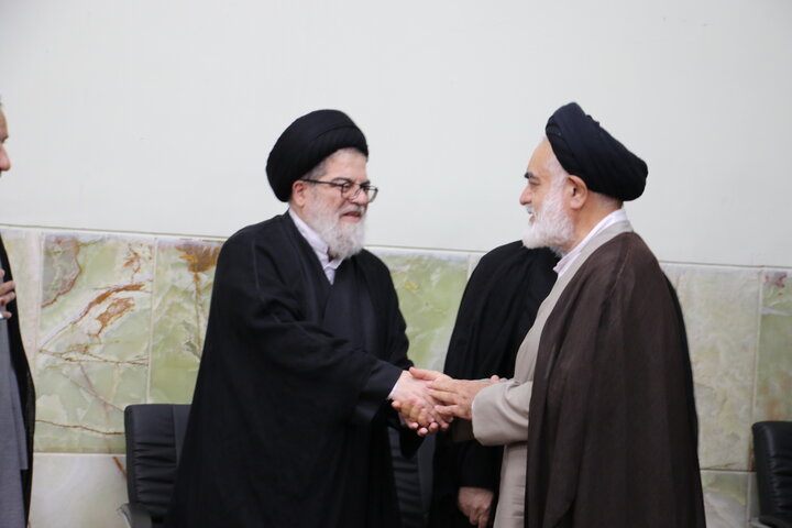 تصاویر/ مجلس بزرگداشت هفتمین روز ارتحال آیت الله العظمی شبیری زنجانی  از سوی آیت الله العظمی مظاهری